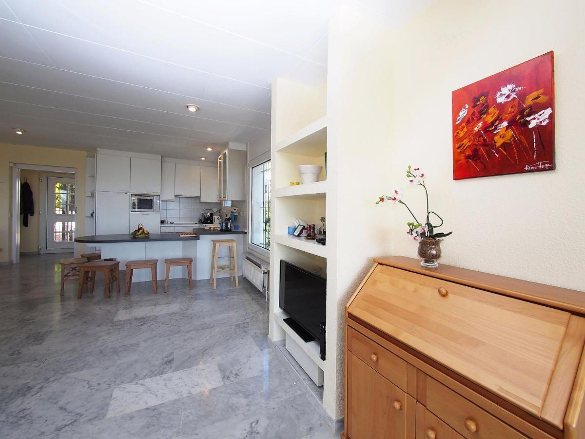 Bilbao By Interhome Roses
